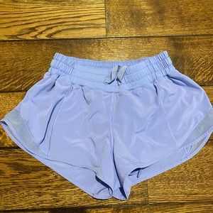 Size 6 reg lululemon short shorts